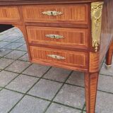 Napoleon III period desk in marquetry from the 19th century.