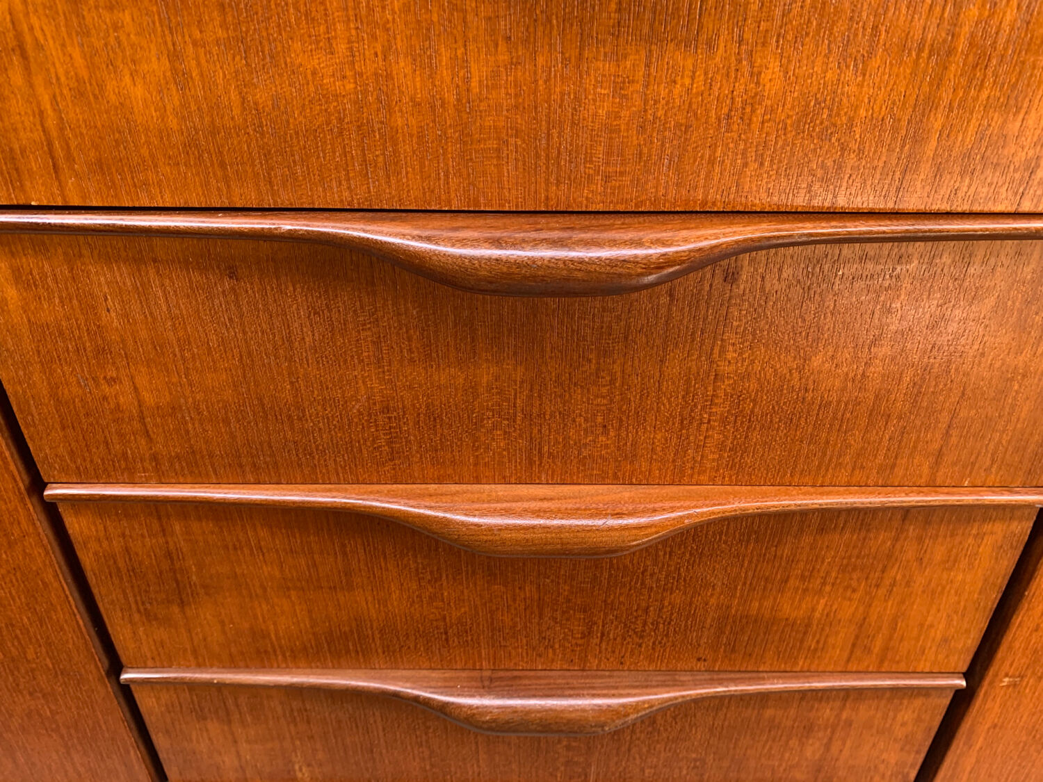 Mahogany veneer sideboard from the 60s