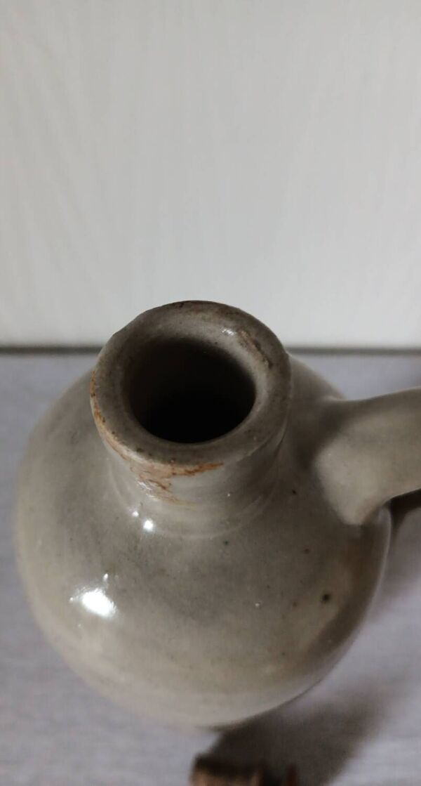 Bouteille en grès vintage