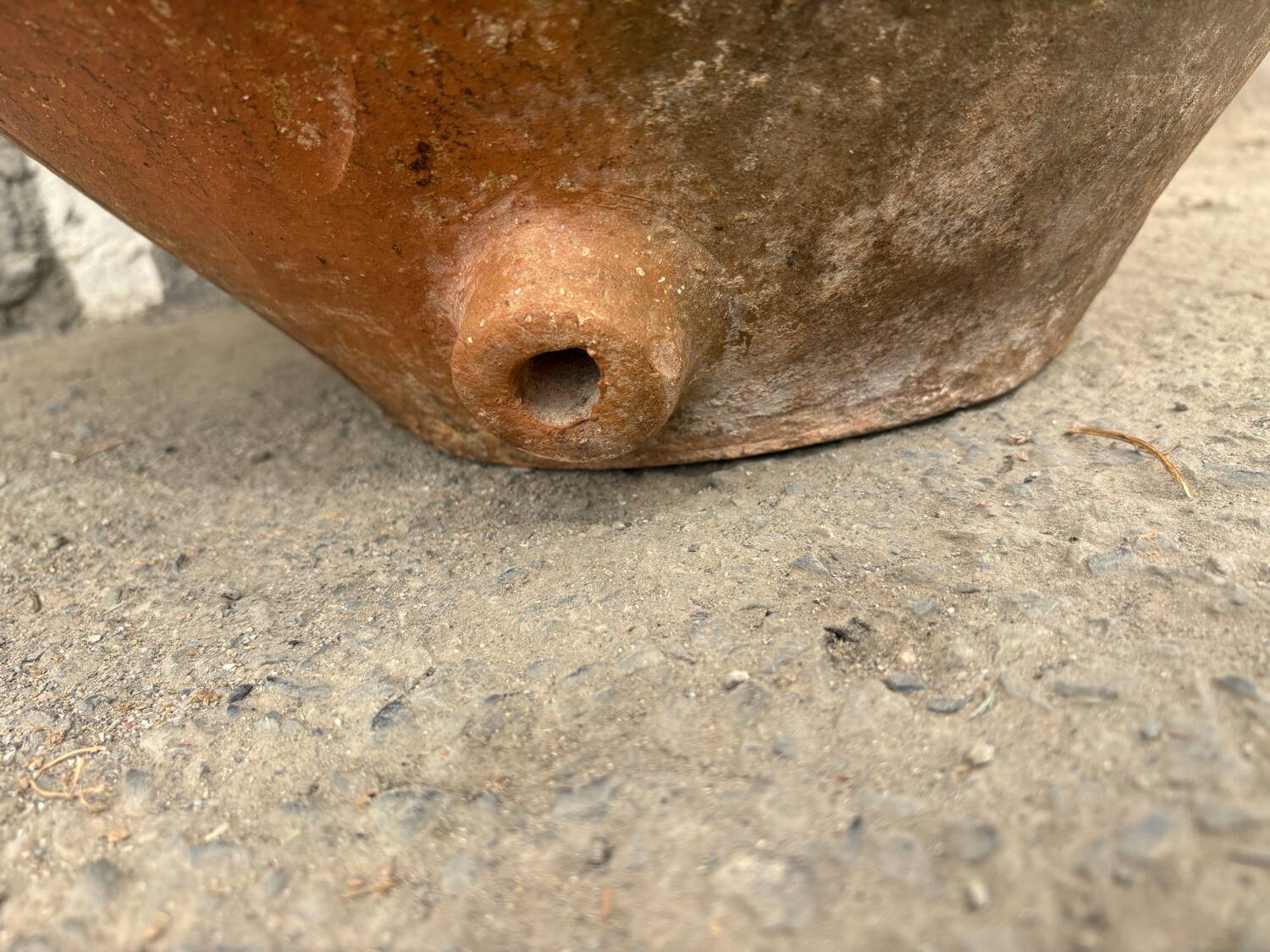 Old oil jar, Spain, Tinaja, 18th century.
