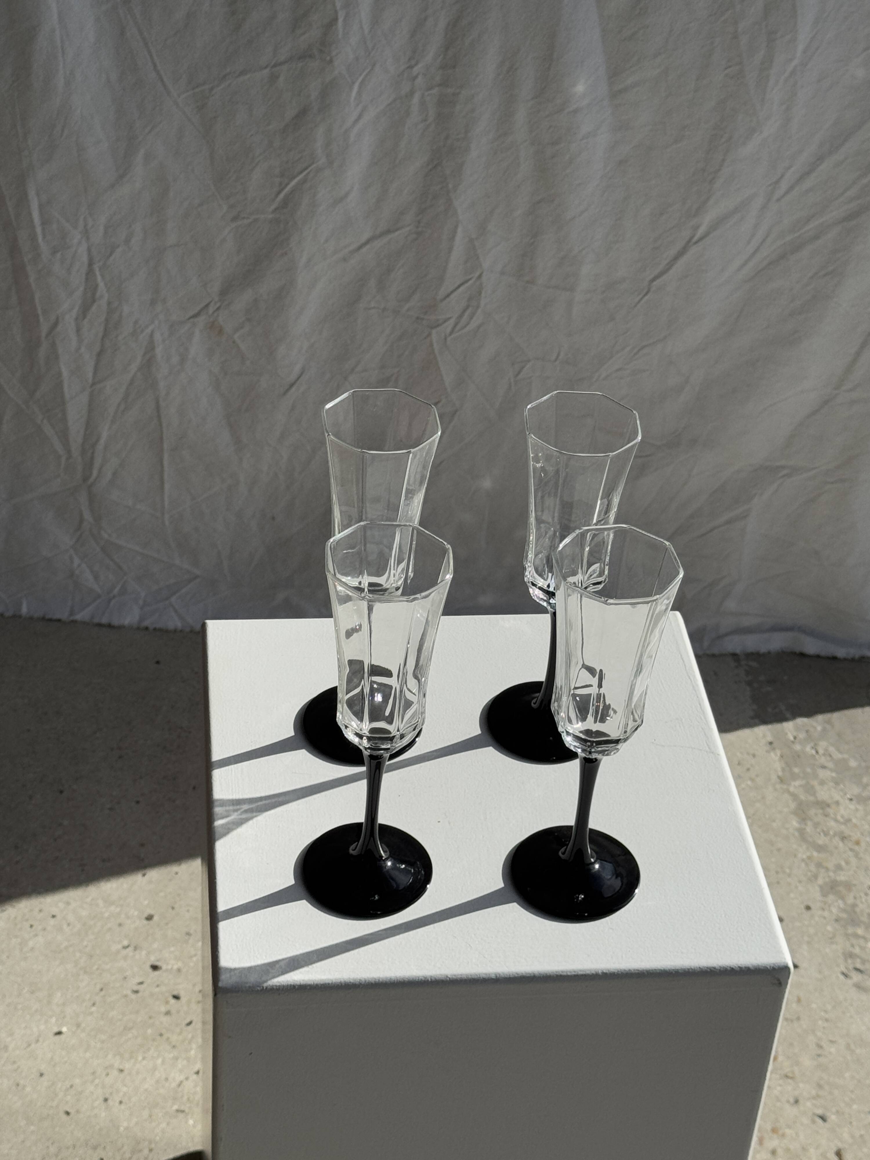 4 large Luminarc Octime vintage octagonal champagne flutes with black foot