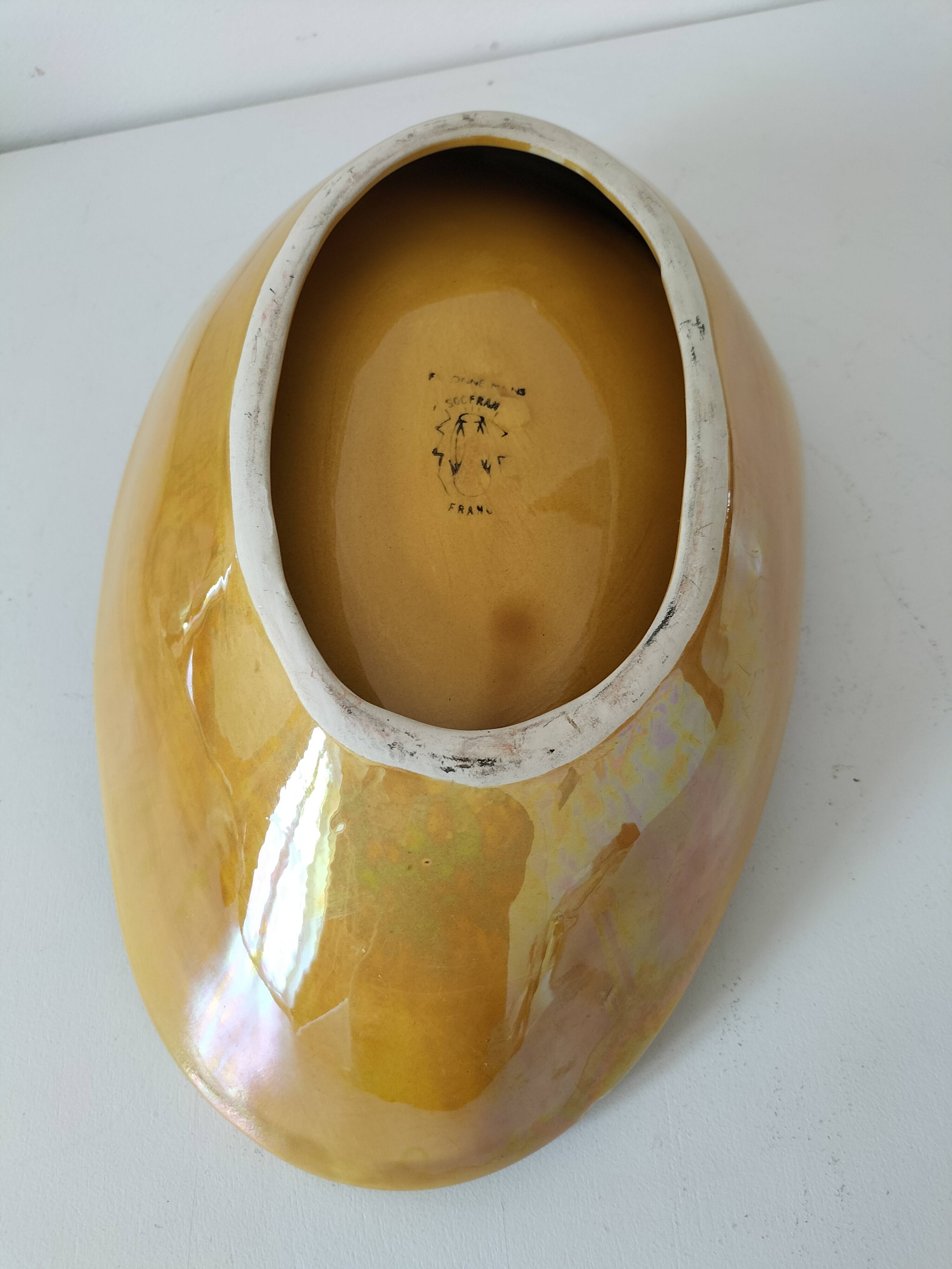 Vintage navette cup by Socram – stylized floral decoration, iridescent caramel