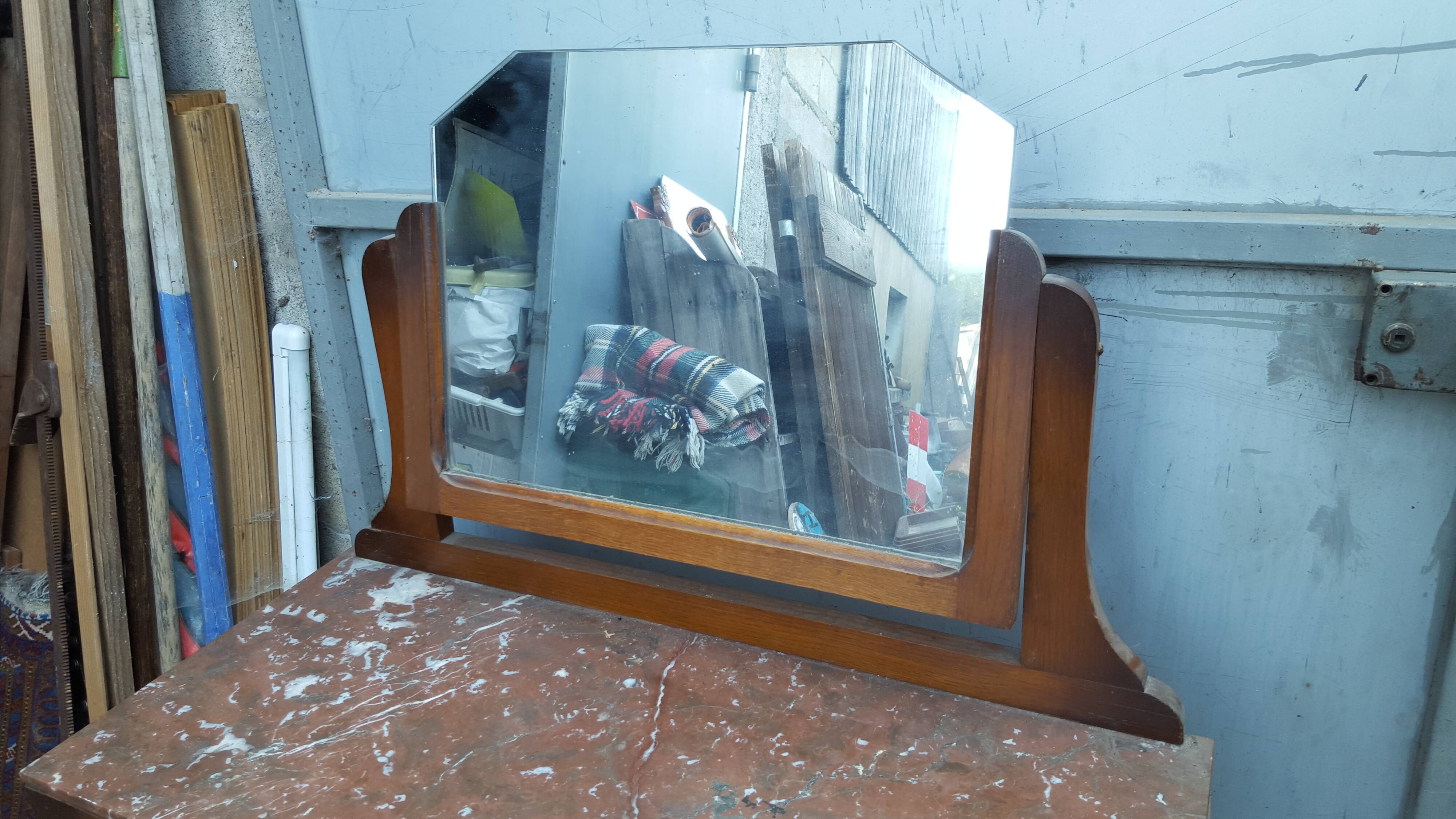 Art deco hairdresser