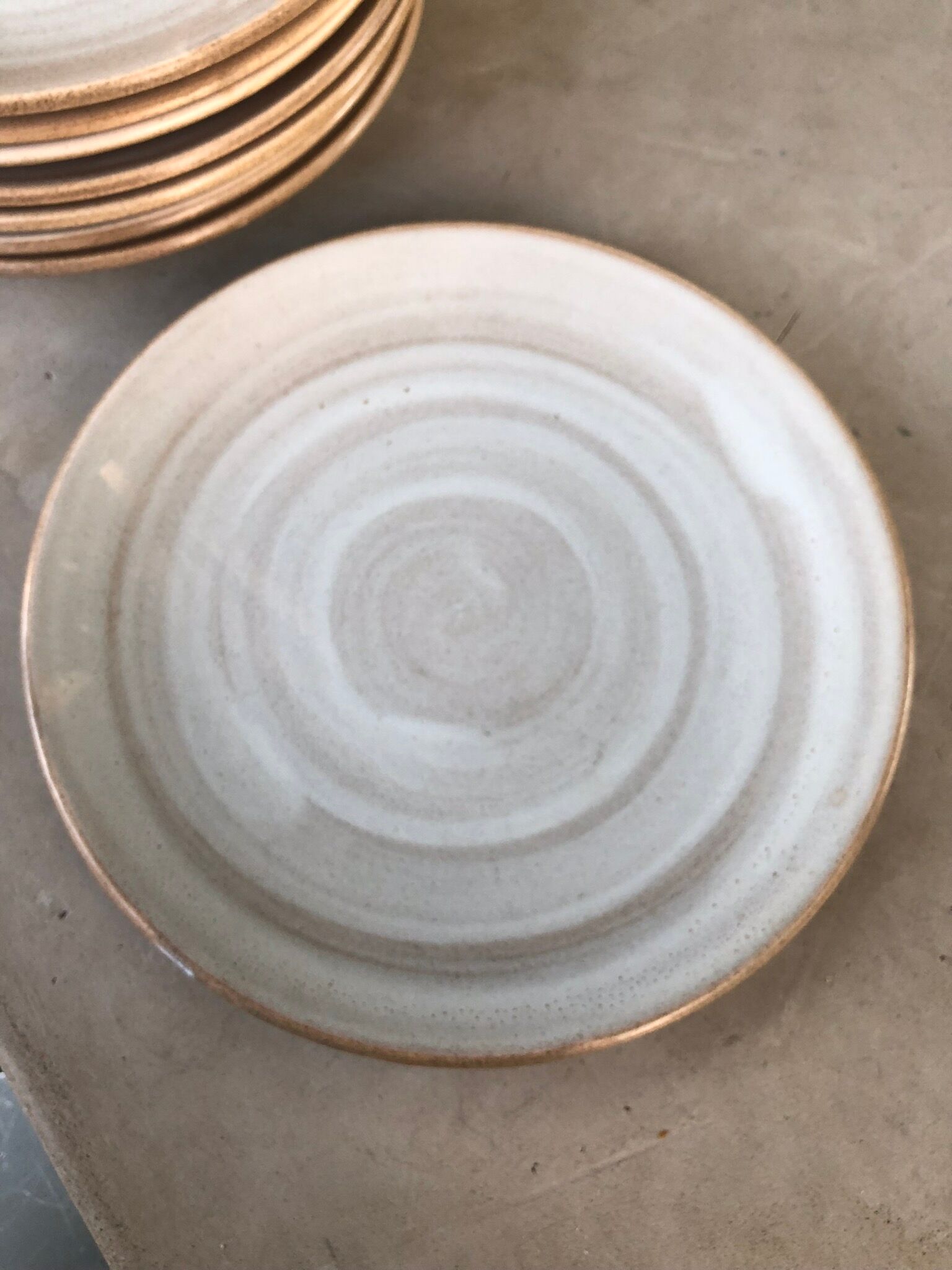 Set of 6 plates in sandstone