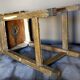 Tabouret d'atelier ancien à poignée
