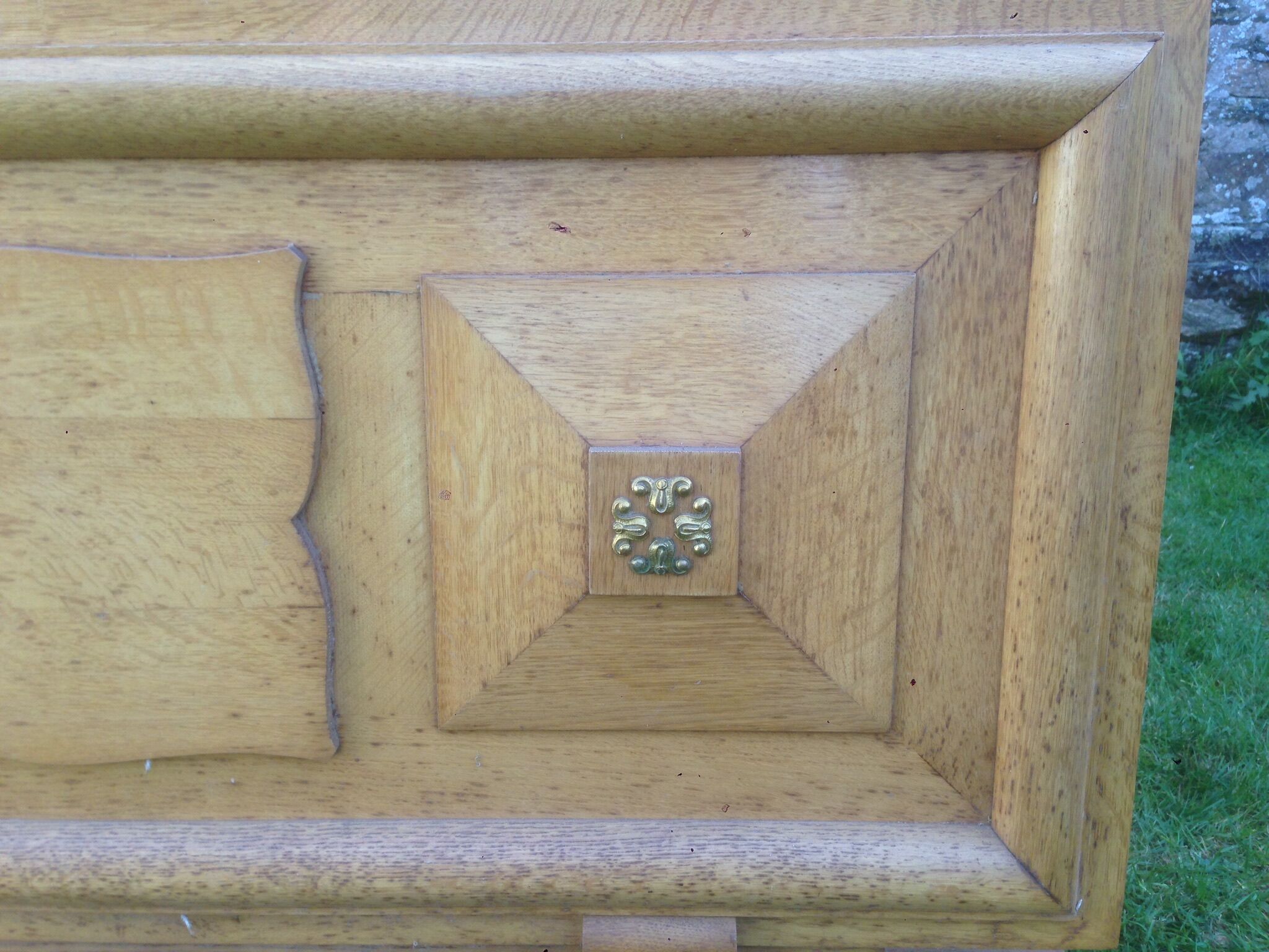 Art Deco bed in solid oak 190x142cm