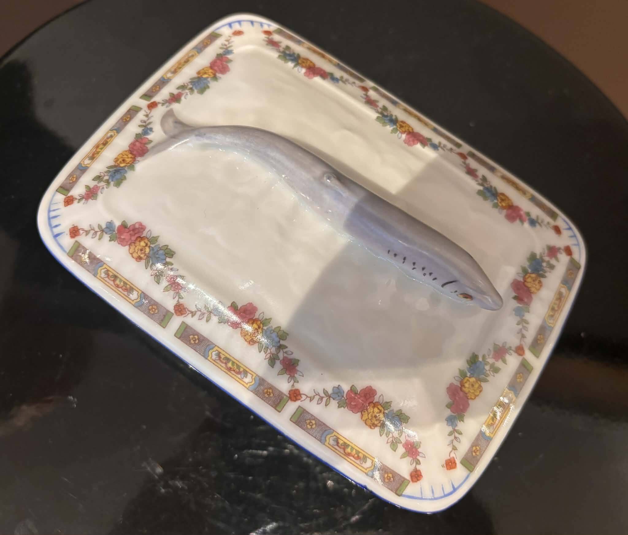 Butter dish