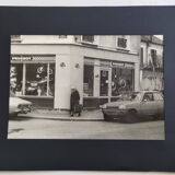 Vintage silver gelatin print of a street scene in a shop window, 1970s, framed, 52 x 42 cm