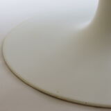 Oval white tulip dining table by Maurice Burke for Arkana 1960