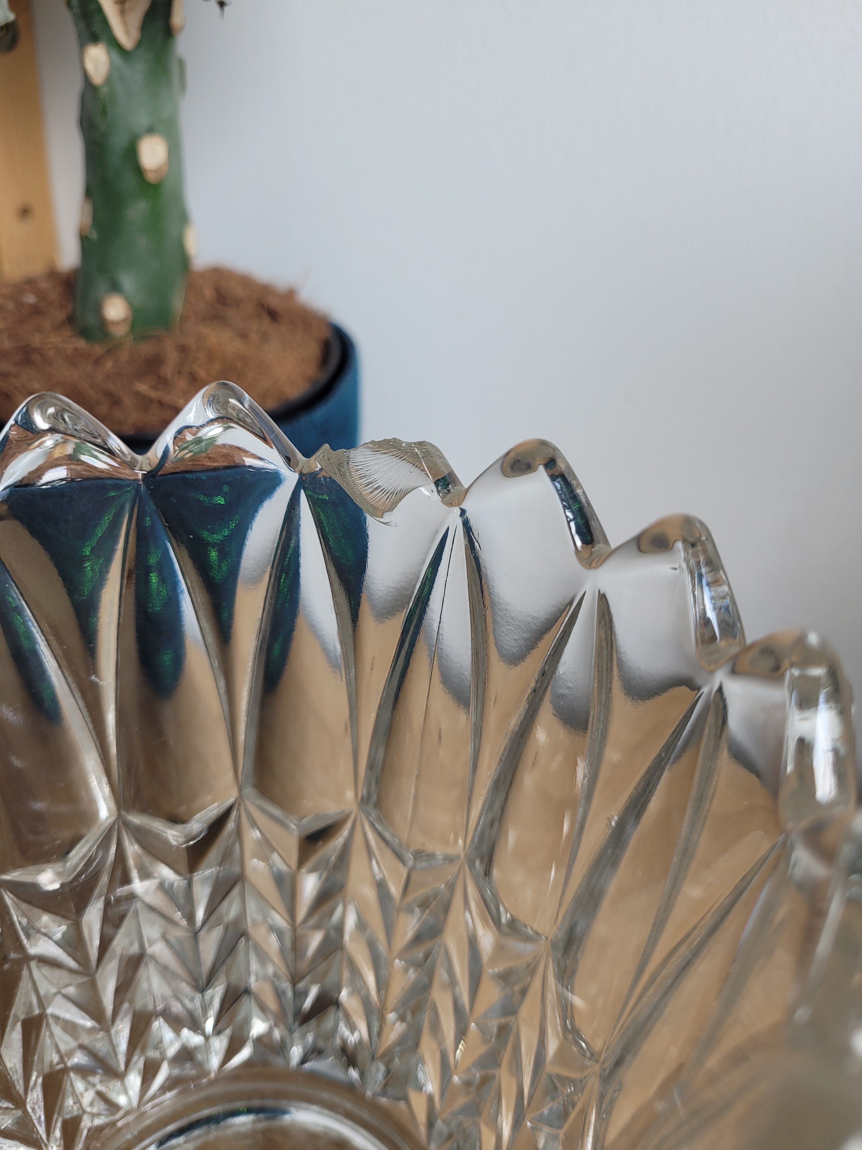 Molded/chiseled glass vase