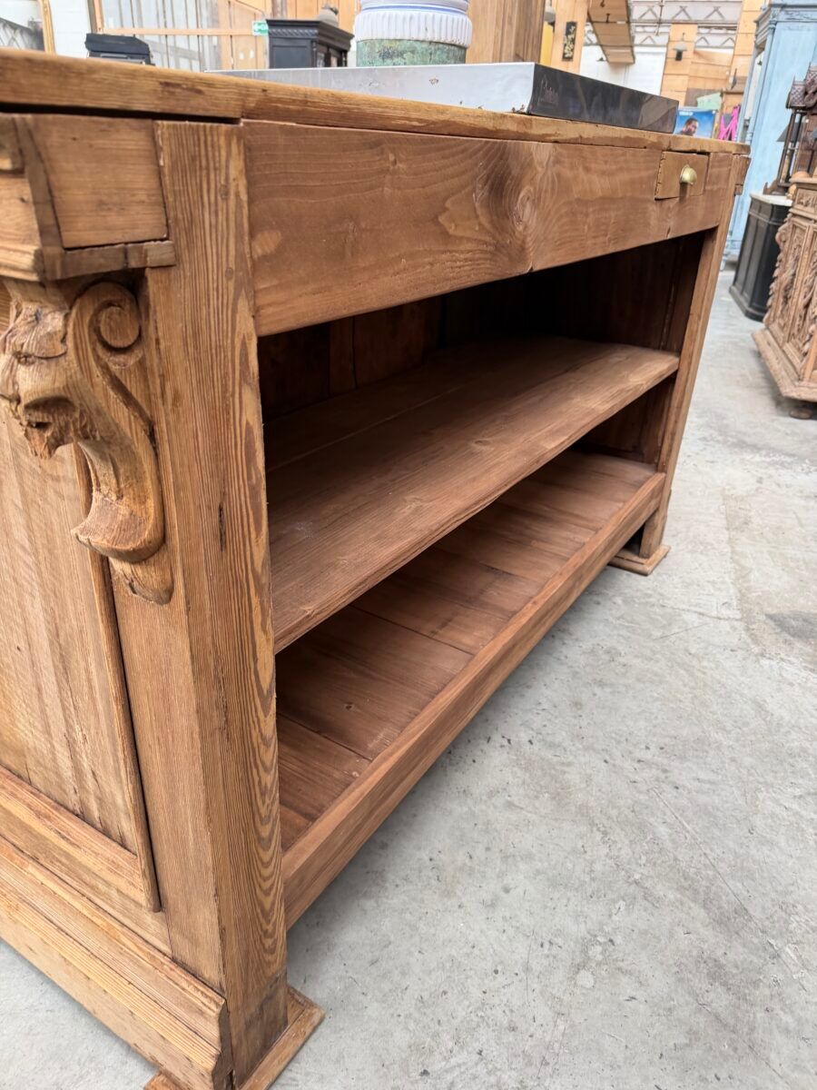 1950s bar counter