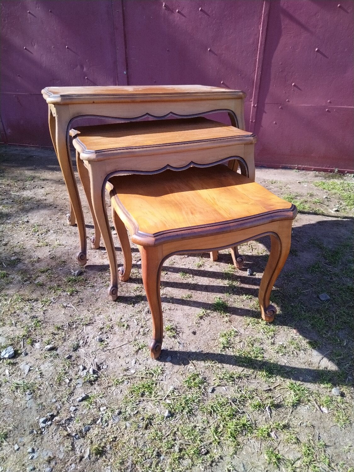 Louis XV style trundle table