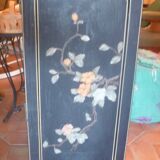 Small chinese lacquered furniture in black with mother-of-pearl inlays / 1 door / 1 drawer