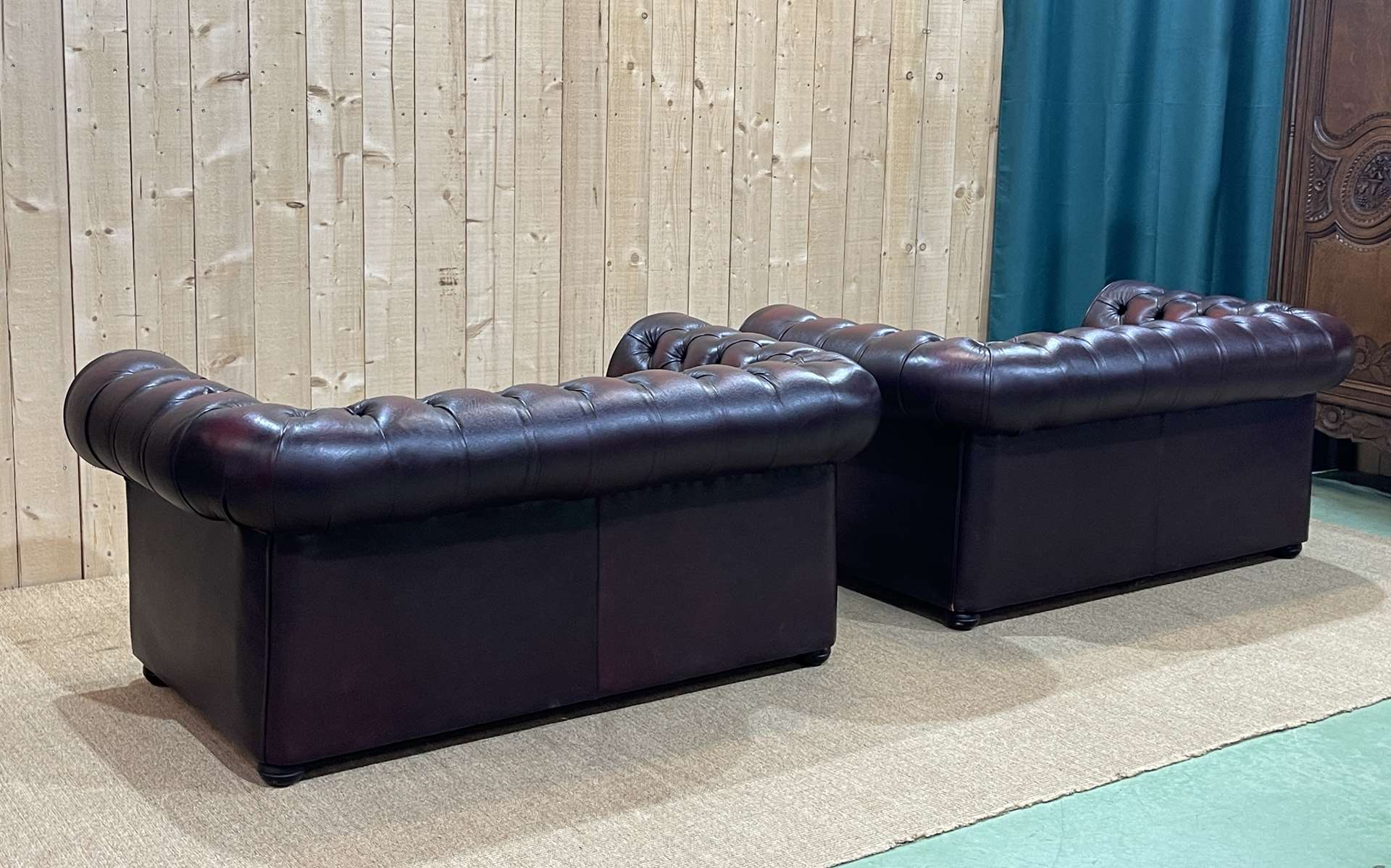 Pair of 2-seater leather Chesterfield sofas from the 1990s by Thomas LLOYD