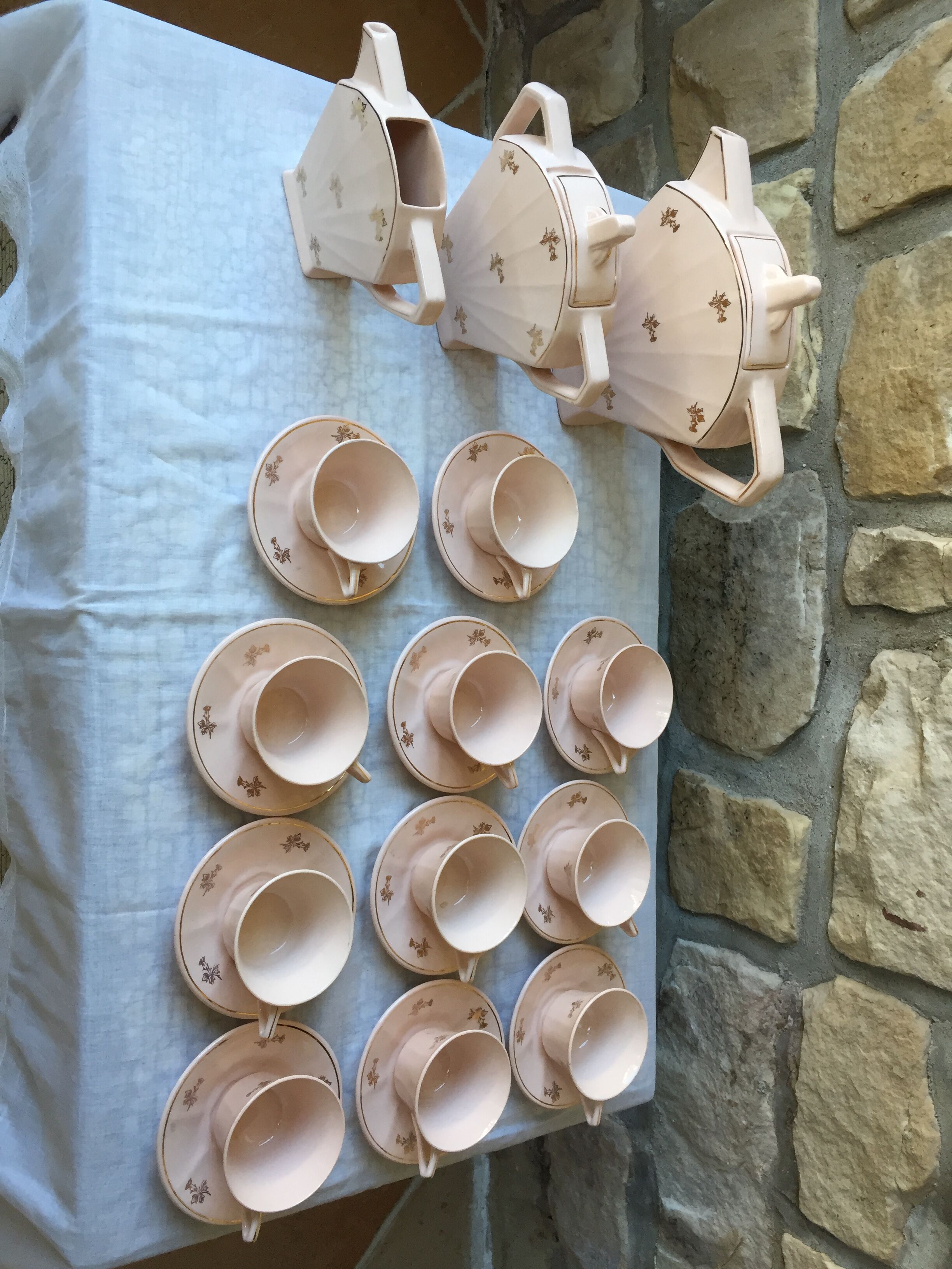 Art deco coffee service in rosé earthenware