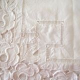 drap lin ancien broderie richelieu et monogramme