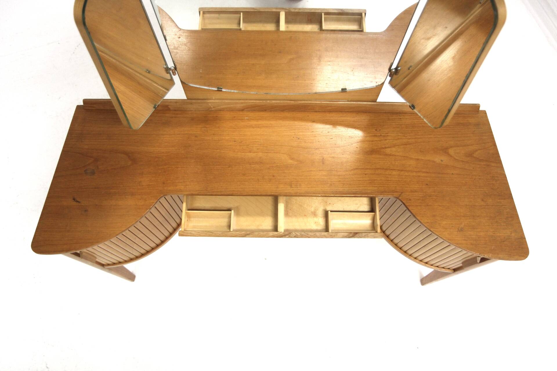 Scandinavian elm dressing table, Swedish Modern, Sweden, 1940