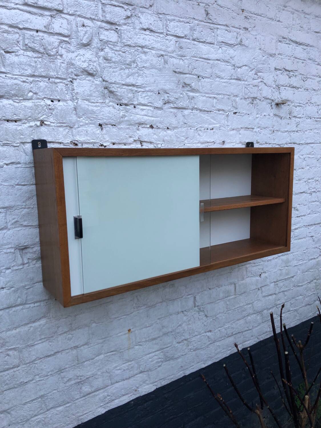 Shelf / display case