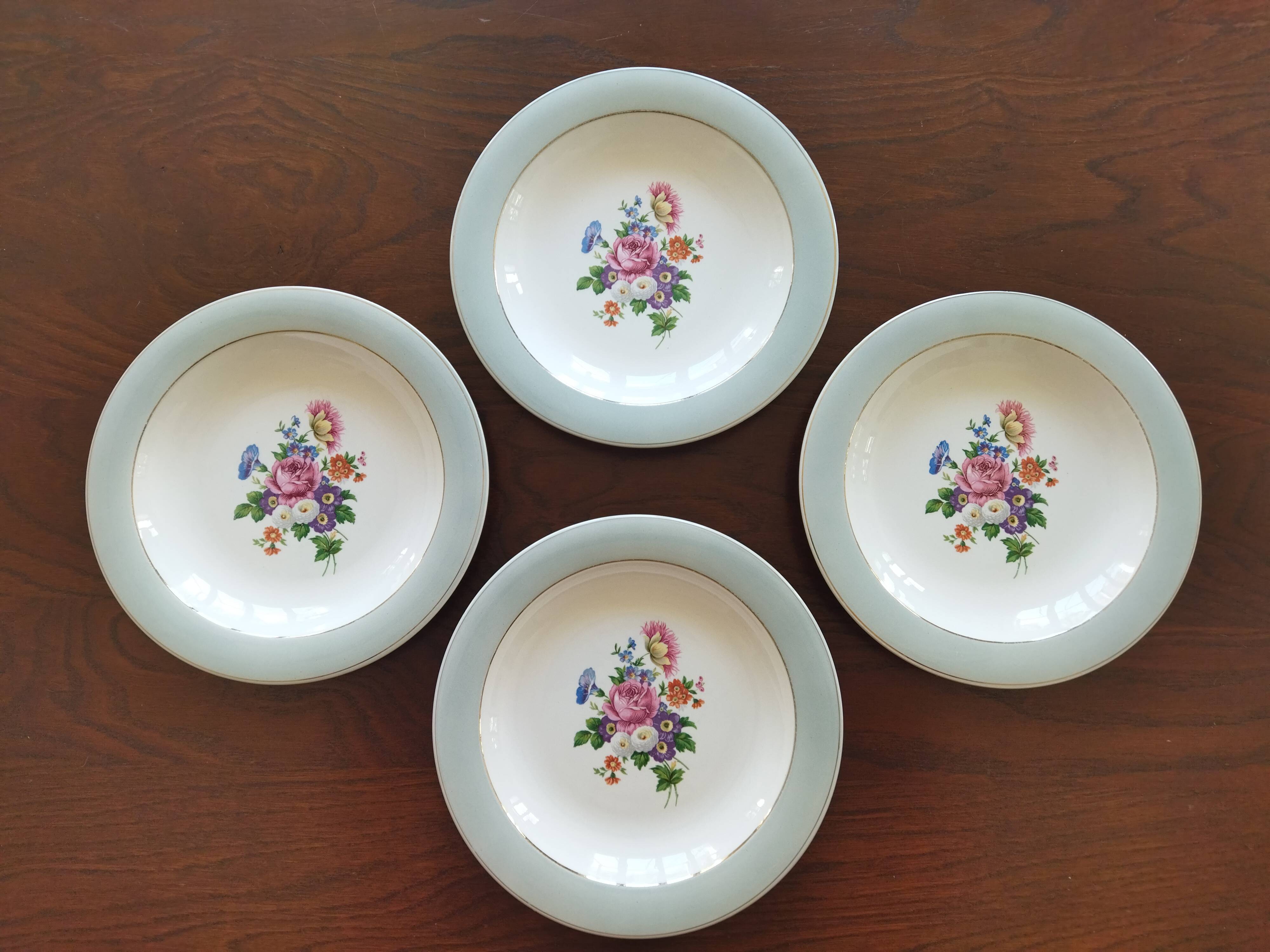 8 semi-deep plates Salins Opaceline 702