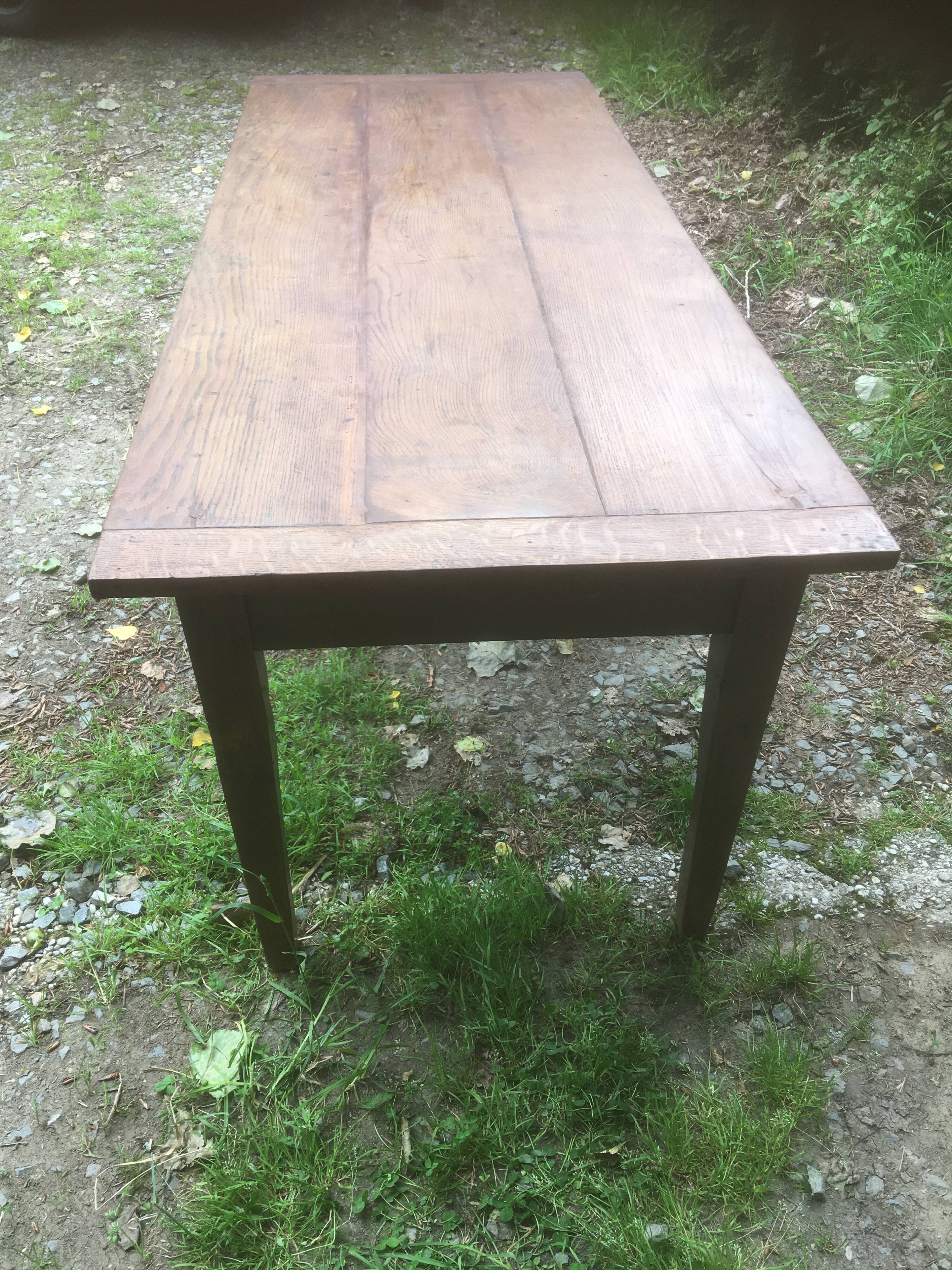 Table farm old spindle feet