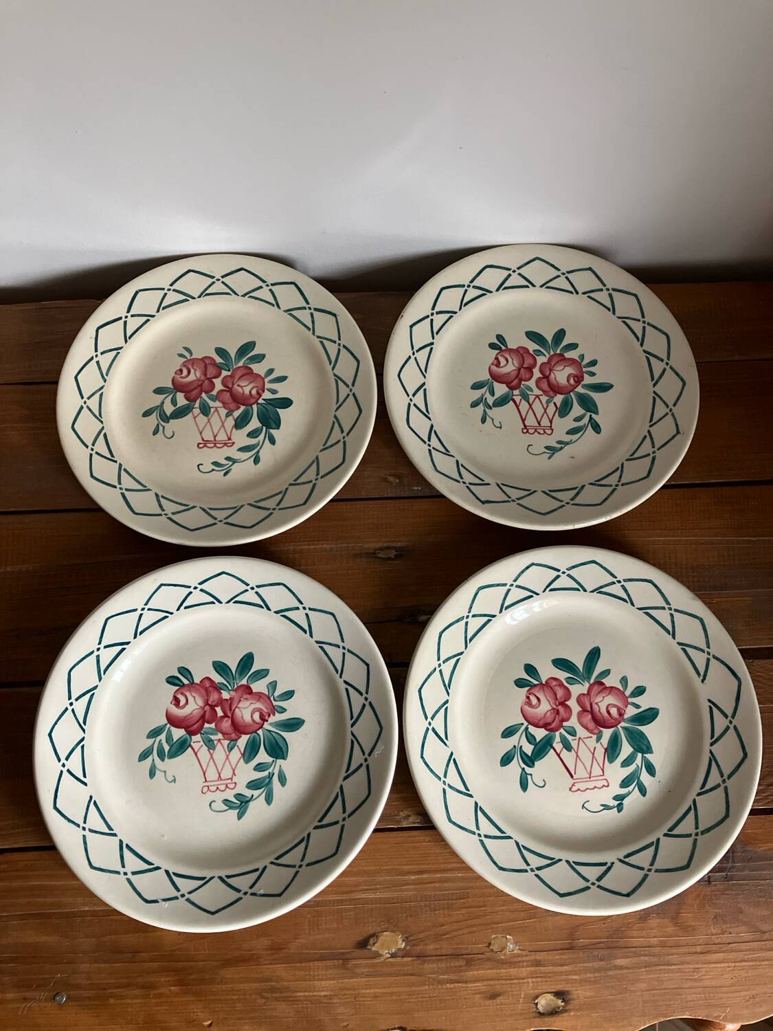 4 dessert plates