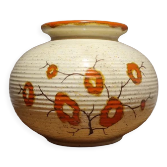 Flowering pottery vase