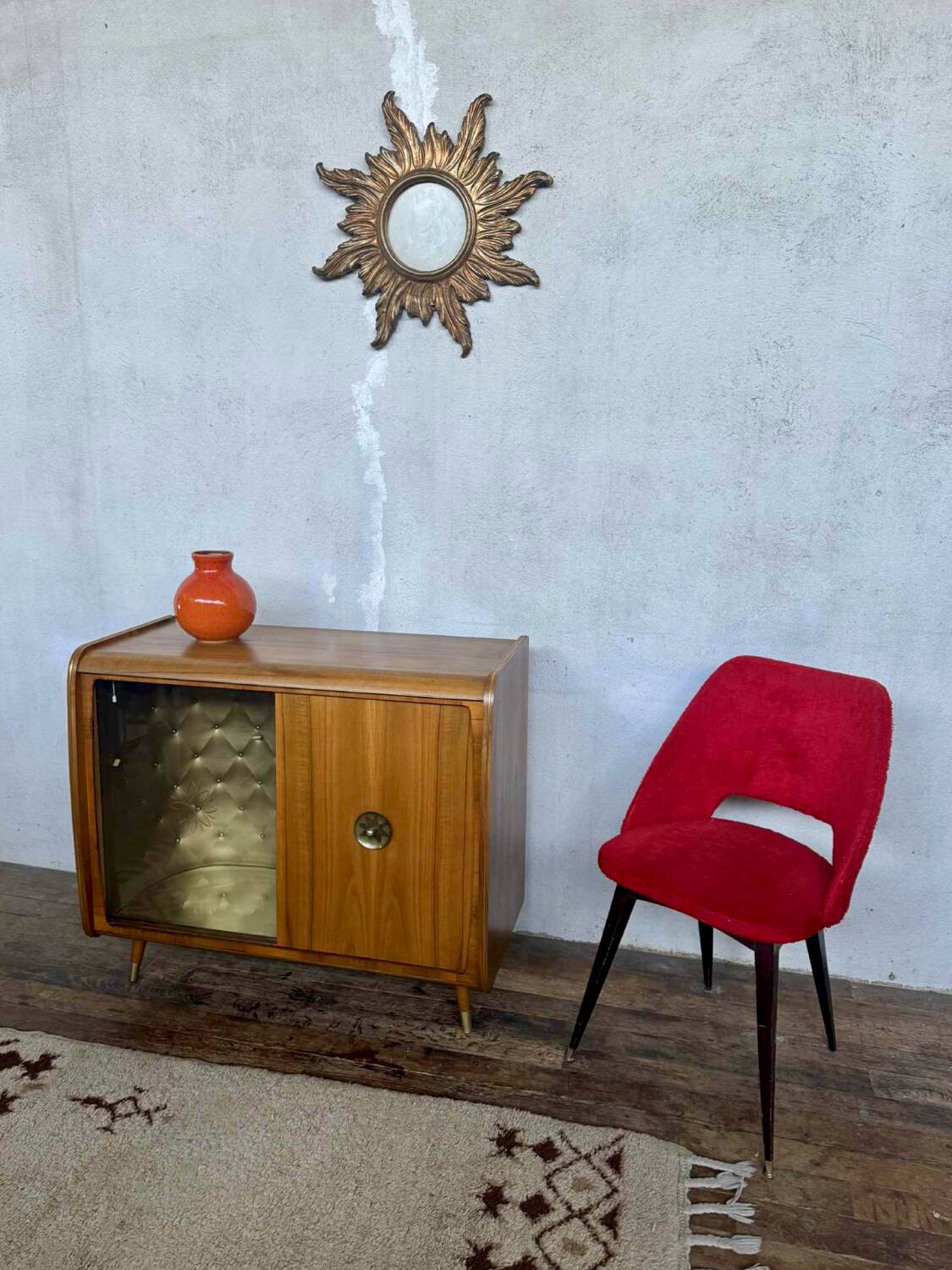 Small vintage bar suite