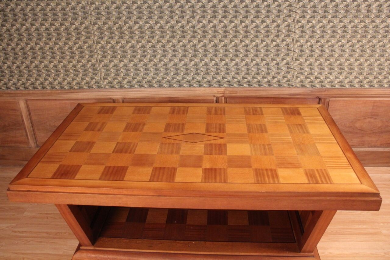 Art deco dining room table with chequered pattern