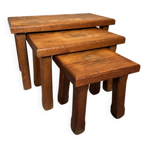 3 tables gigognes brutalistes