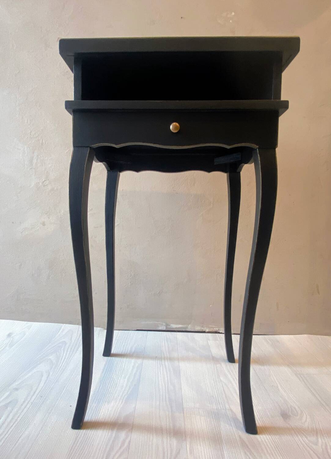 Black and gold bedside table