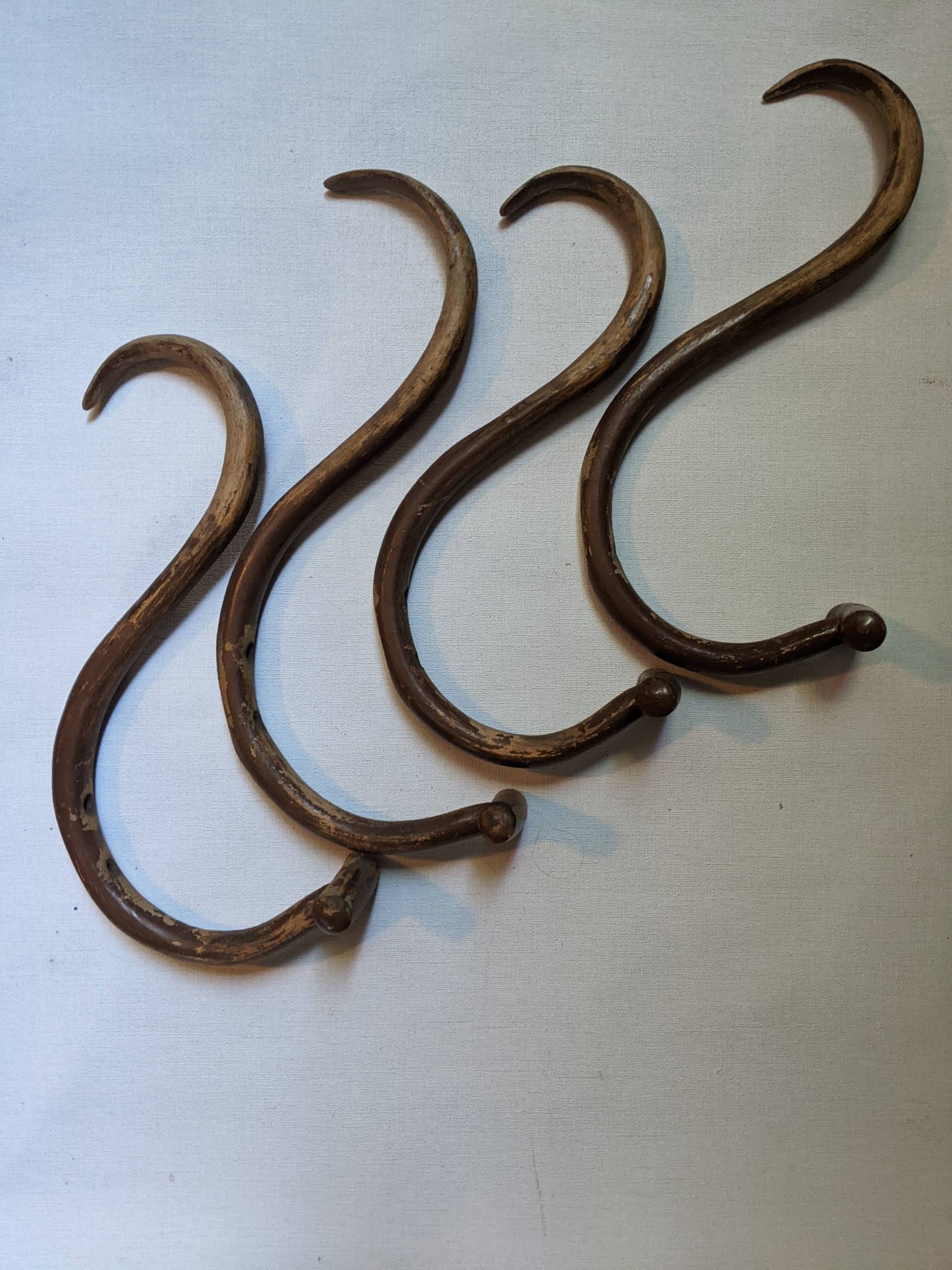 Lot de patères bois courbé de style Thonet