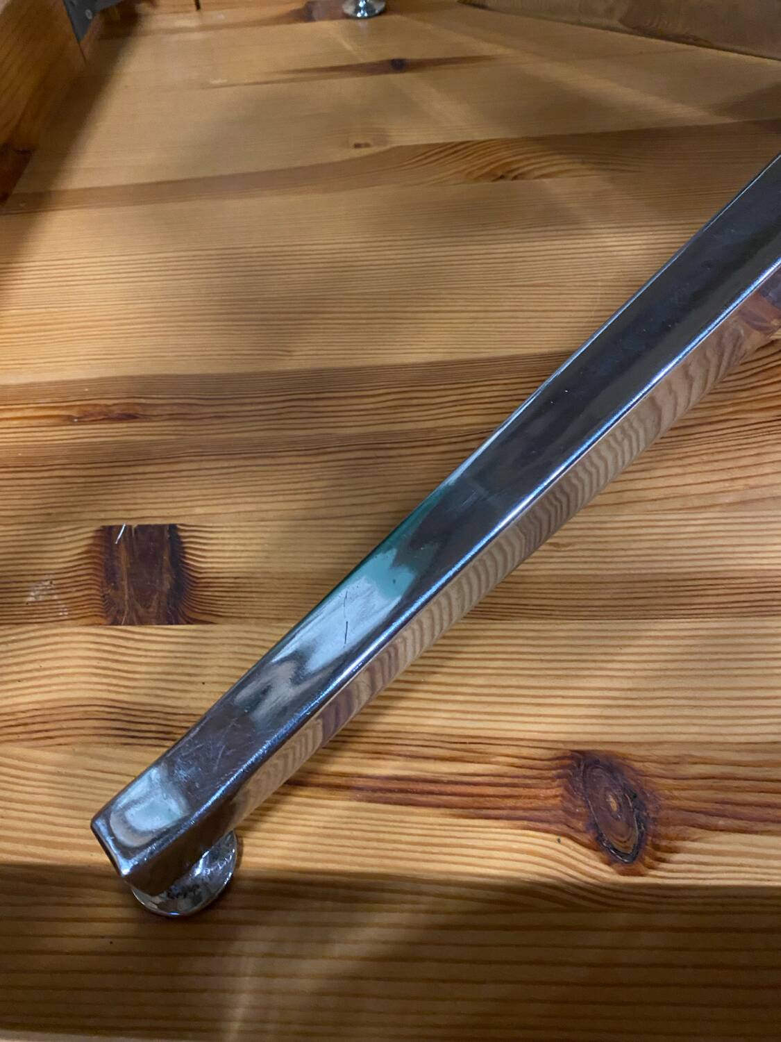 Table à manger blanche pied central extensible des années 70