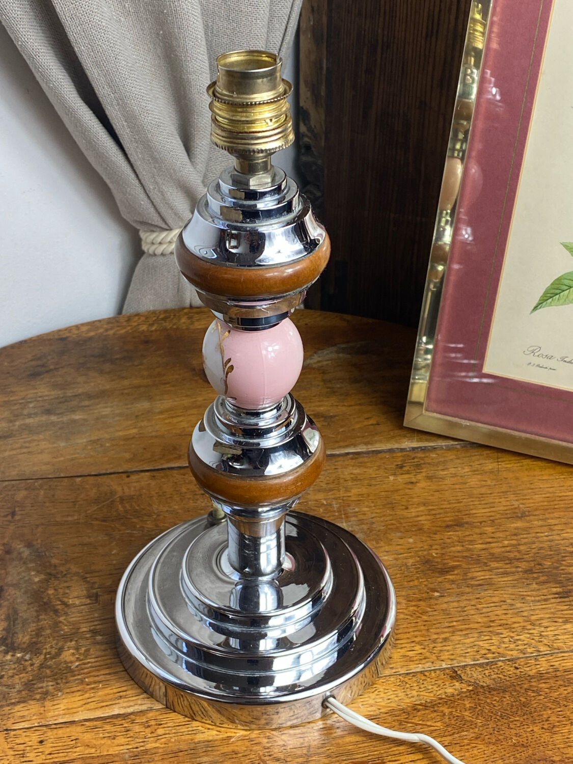 Lamp base in chrome metal, porcelain and wood.