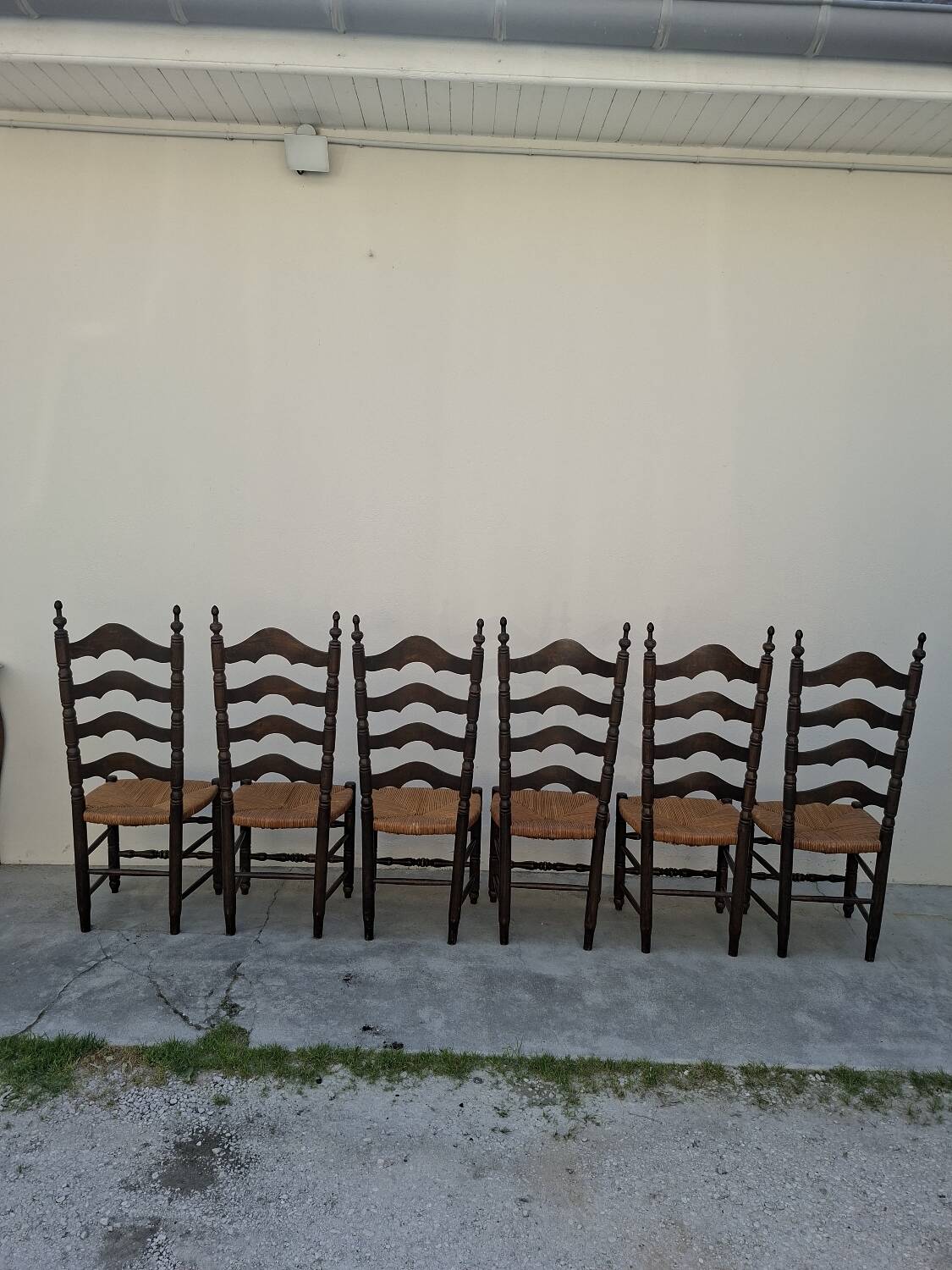 Set of 6 high-backed straw-seated chairs in solid oak from the early 1900s.