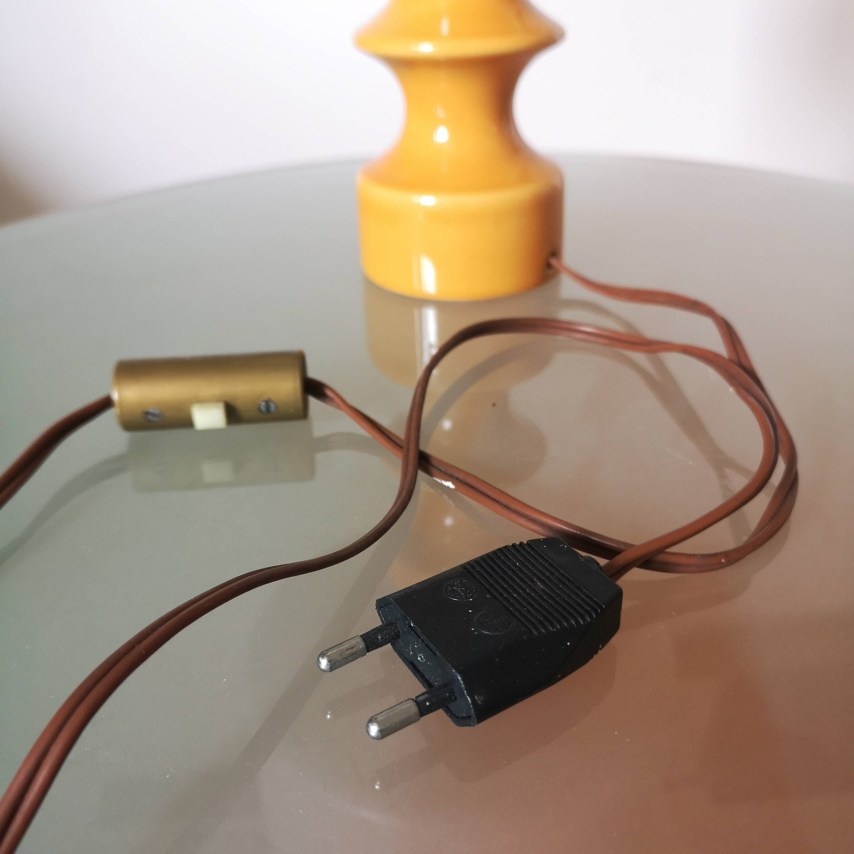 Lampe vintage jaune 1680 1960