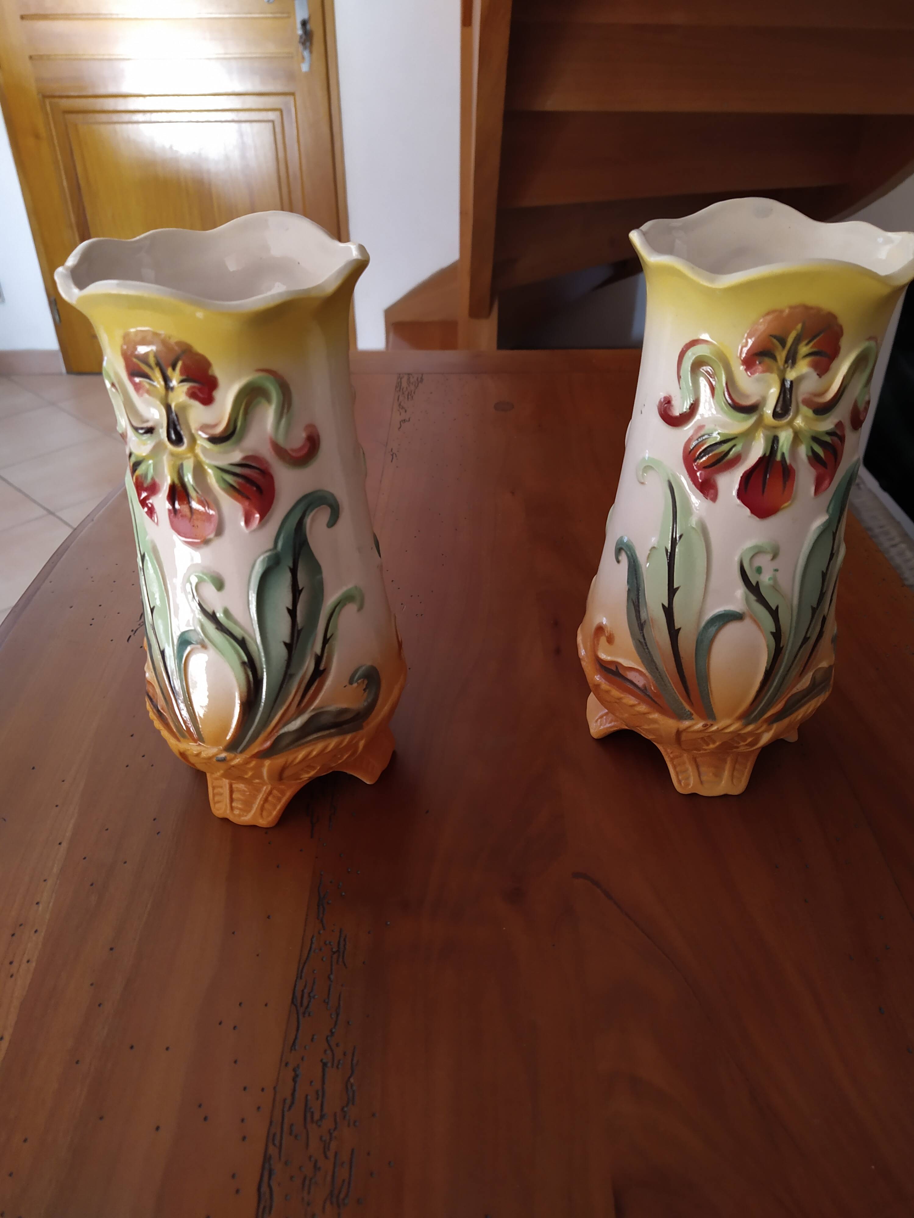 planter / tall vase in barbotine (majolica) from the Art Nouveau period (circa
