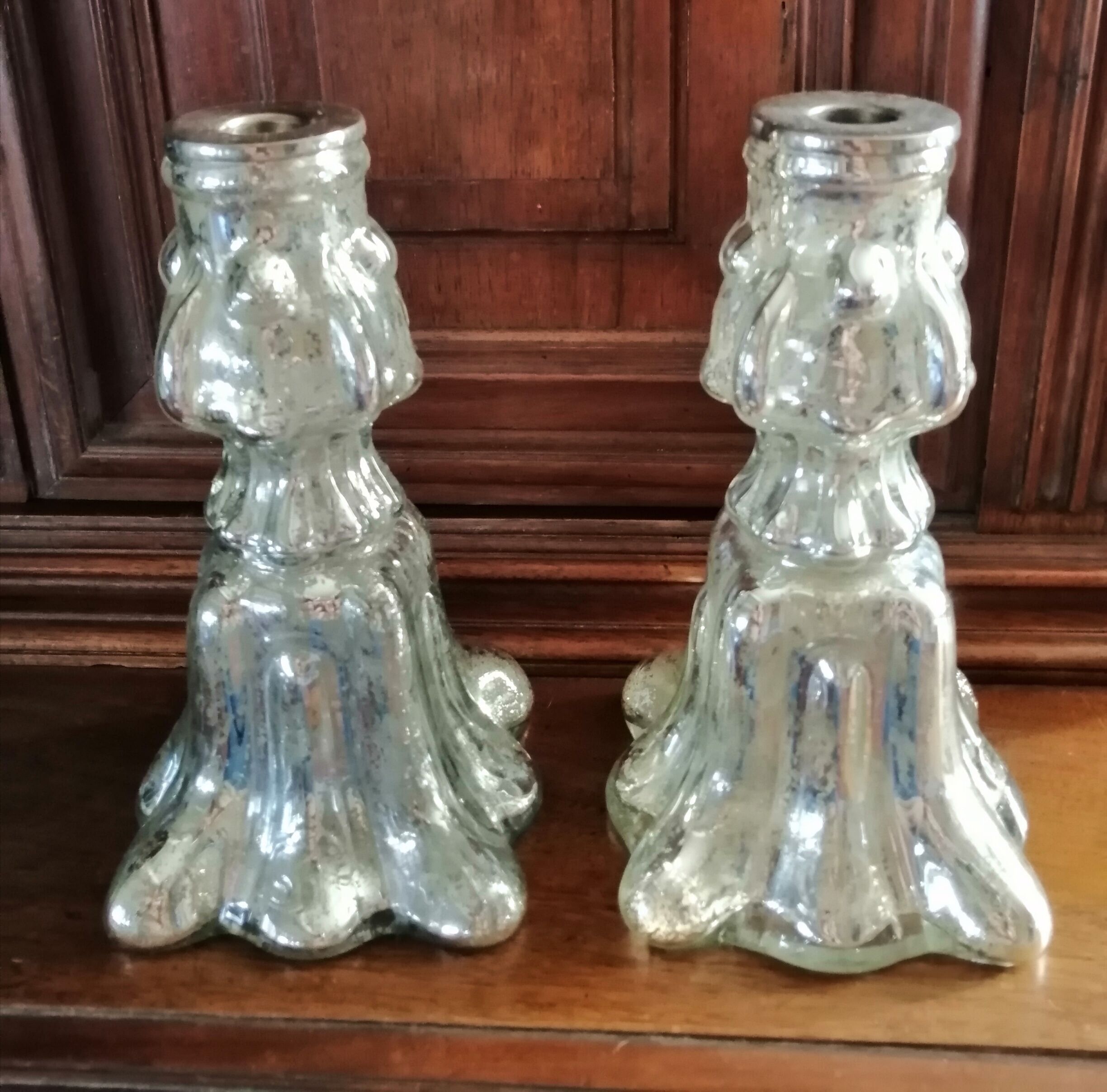 Paire de bougeoirs en verre mercurisé