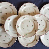 Serving from serving dessert in earthenware