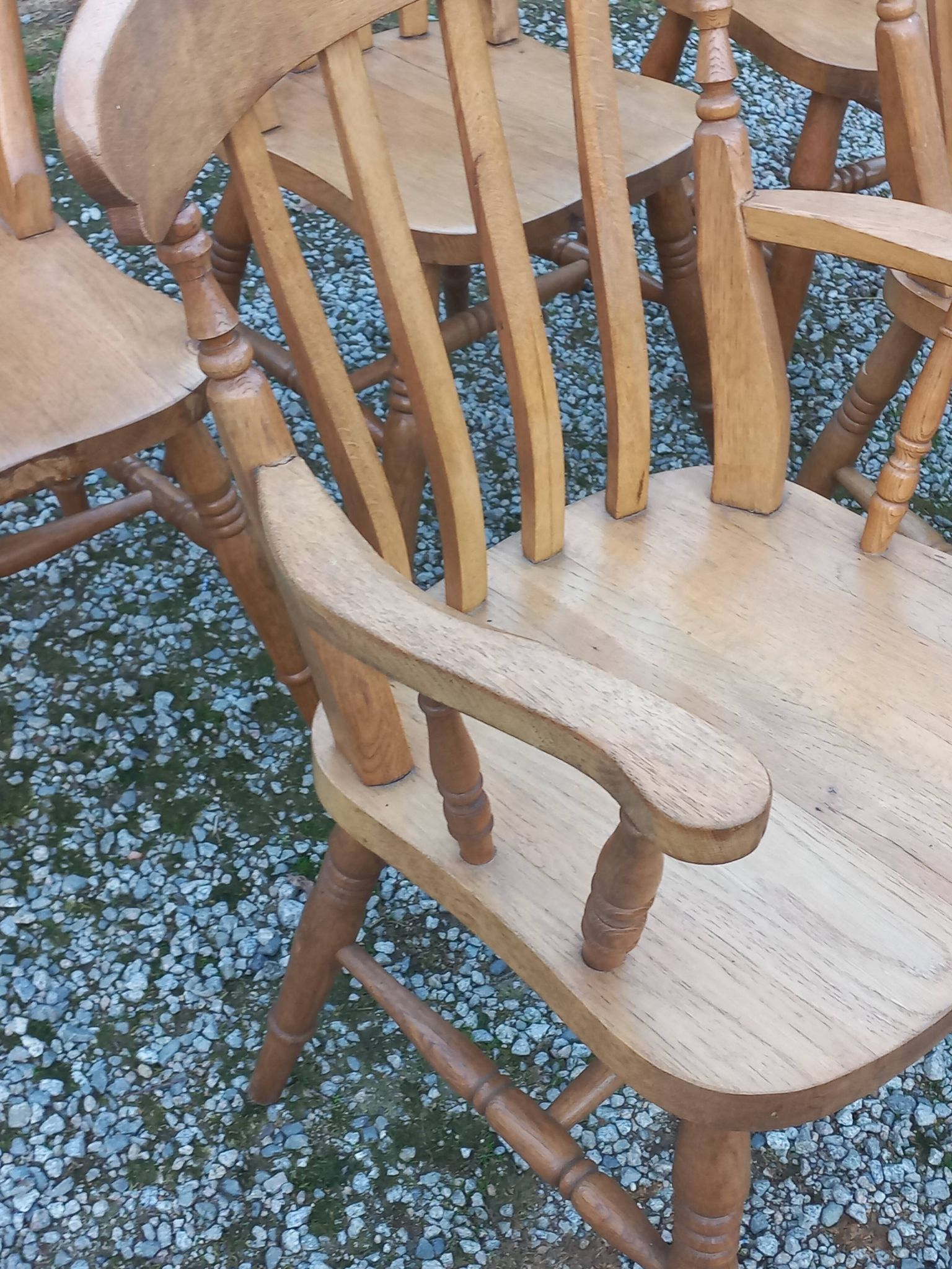 Set of 4 chairs and 1 armchair in mountain style made of oak.