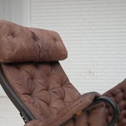 Années 1970, design suédois de Bruno Mathsson, modèle « Pernilla », cuir.