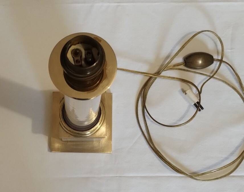 Desk or table lamp