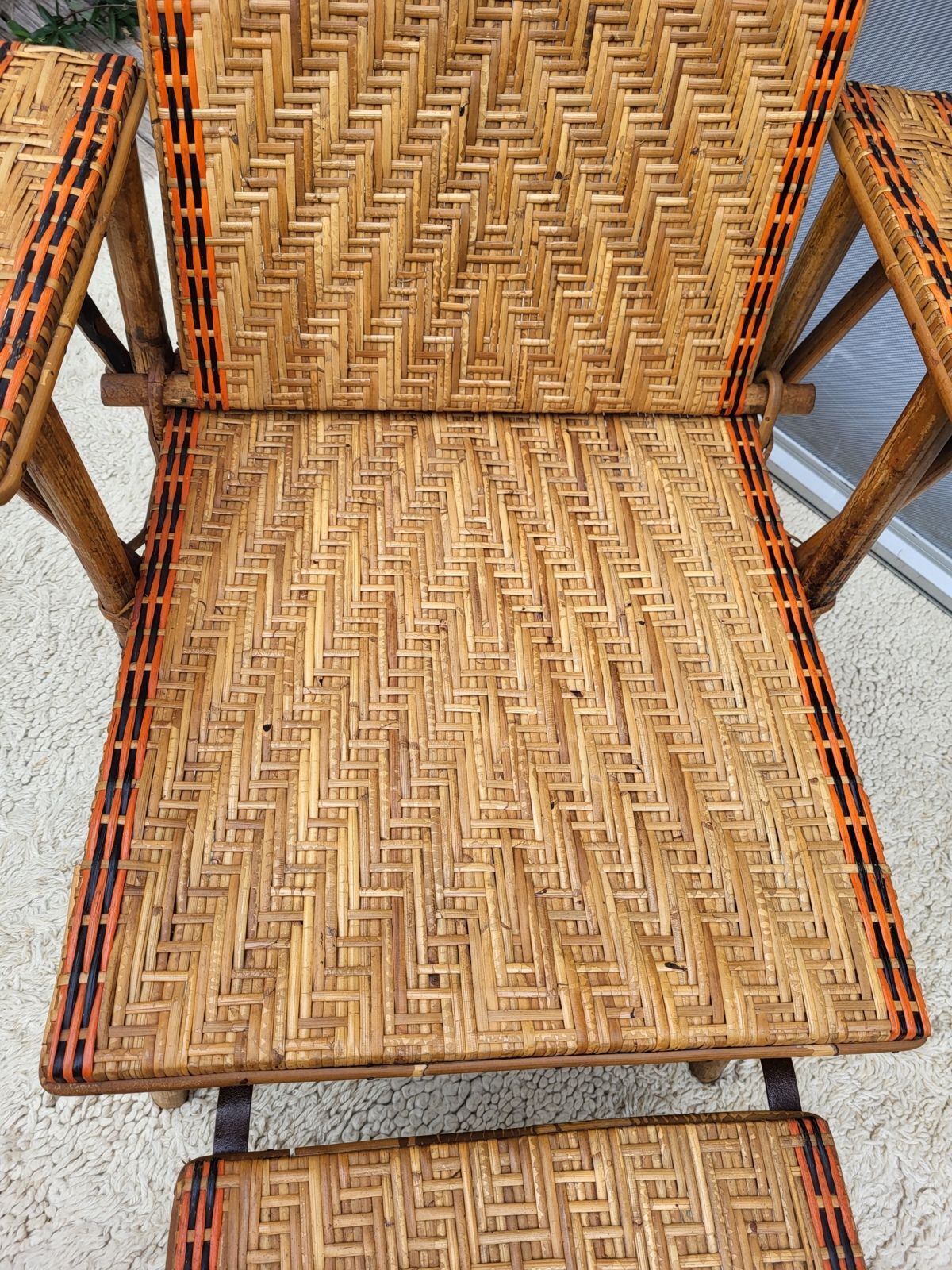 Riviera chaise longue • Art Deco • red and black rattan