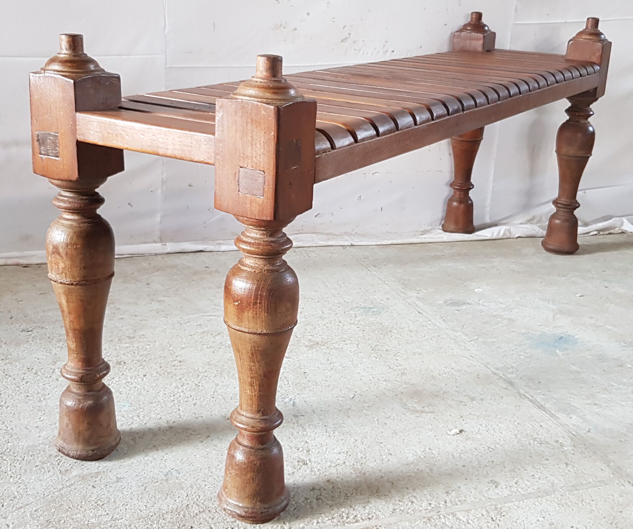 Bench in teak