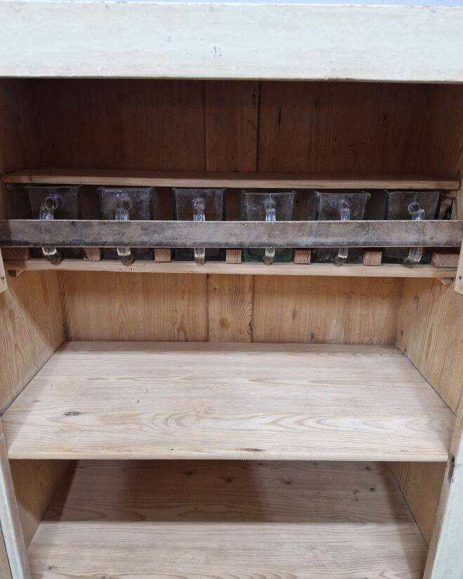 Bread cabinet with glass spice containers