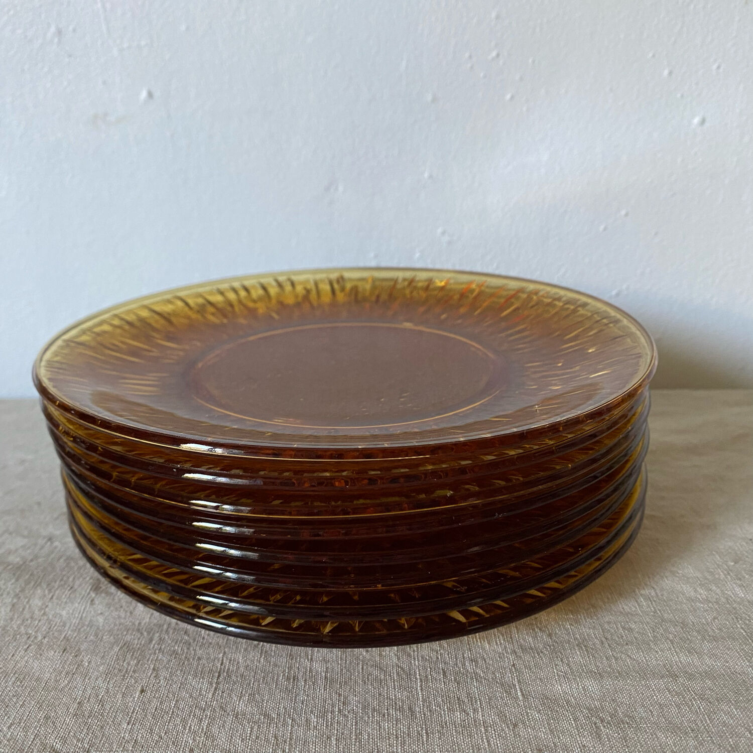 Dessert plates in amber glass 70s
