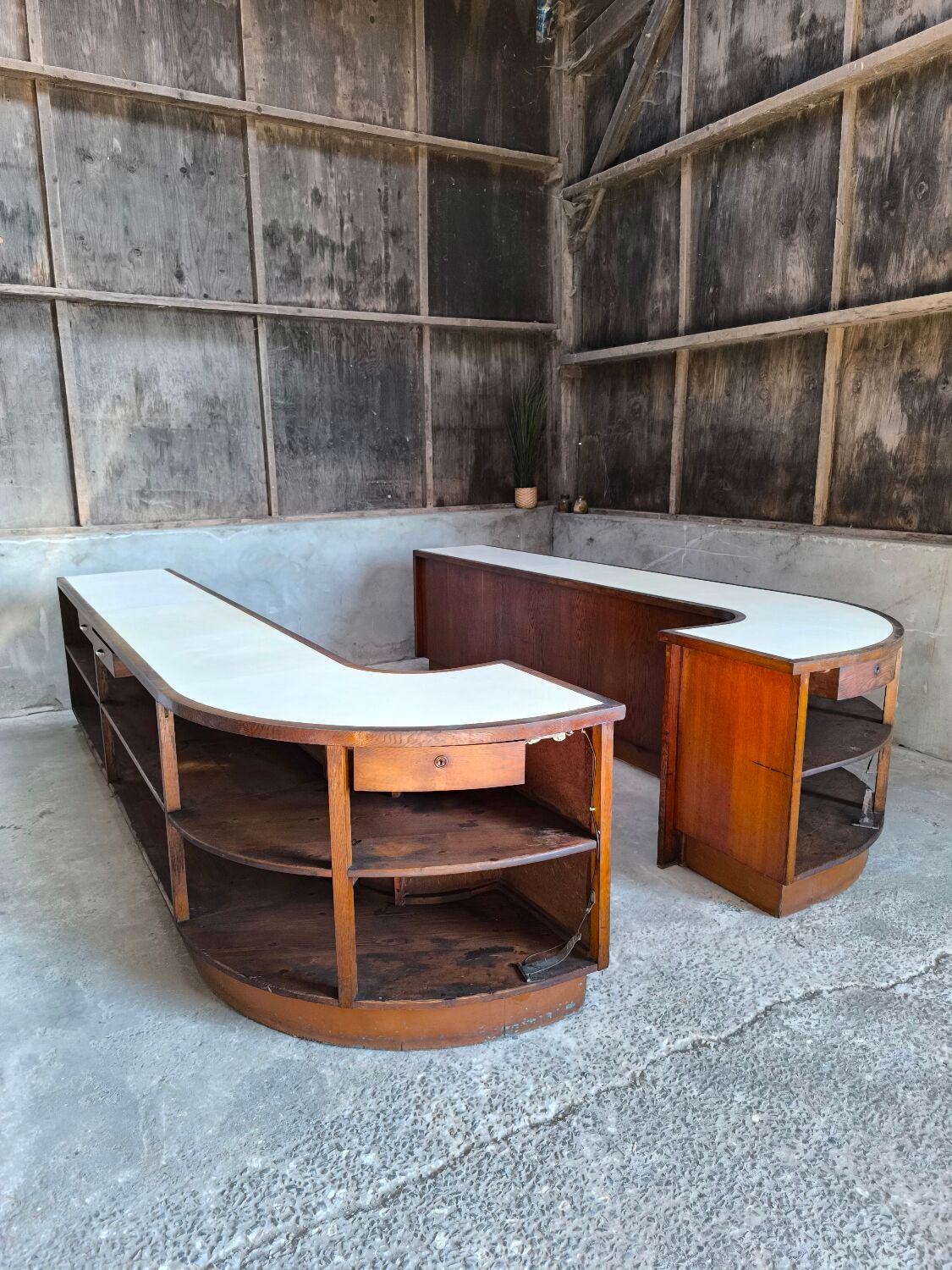 Ensemble de 2 comptoirs de magasin 1950