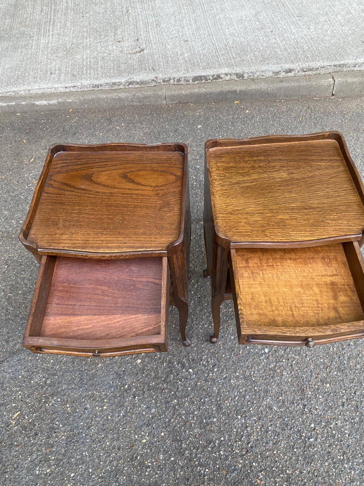 2 Louis XV bedside tables made of curved solid oak with drawers from 1960.