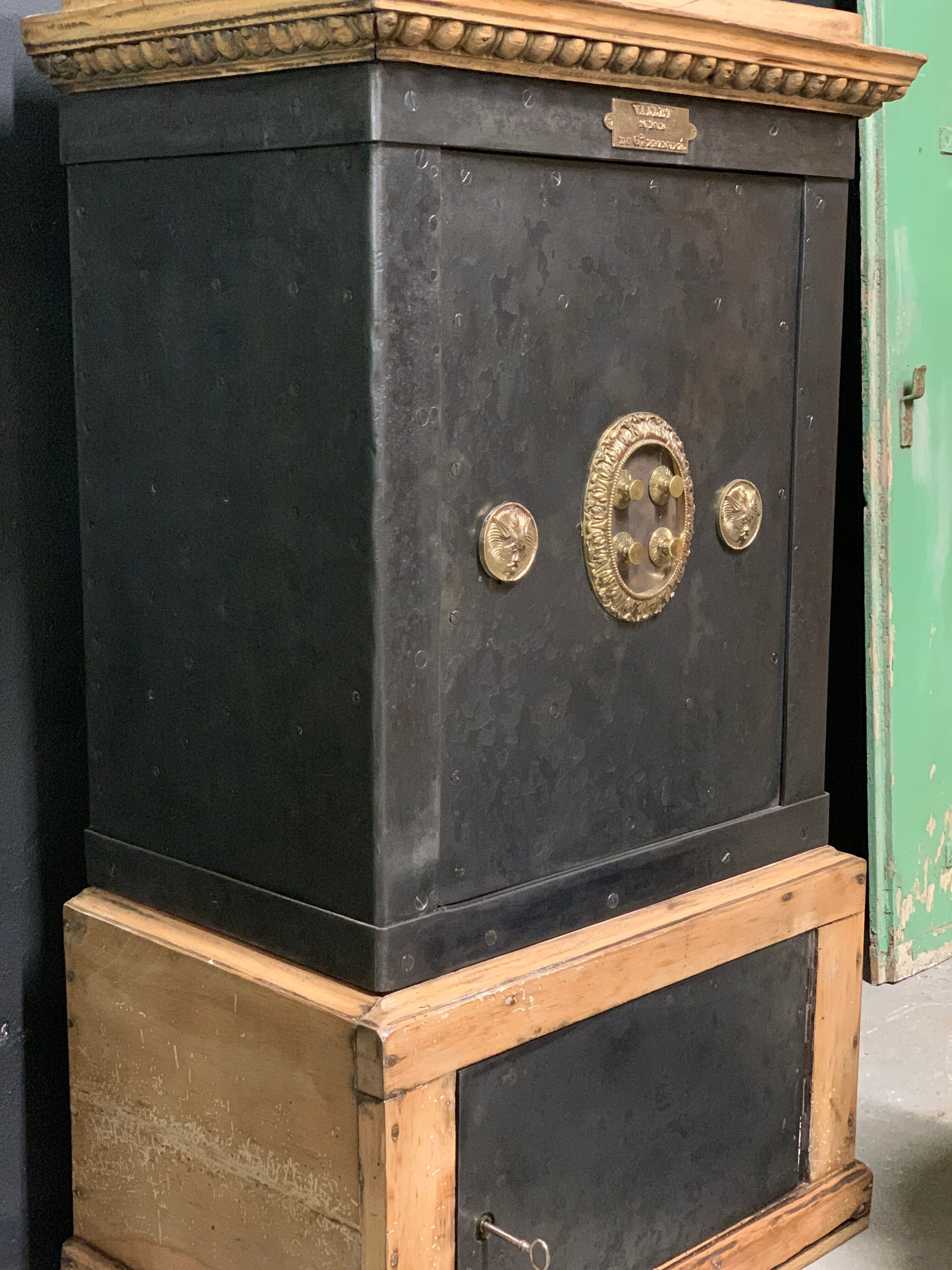 Vallet 1880 Strong Box