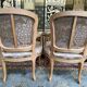 Paire de fauteuils cabriolets de style Louis XV