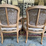 Paire de fauteuils cabriolets de style Louis XV